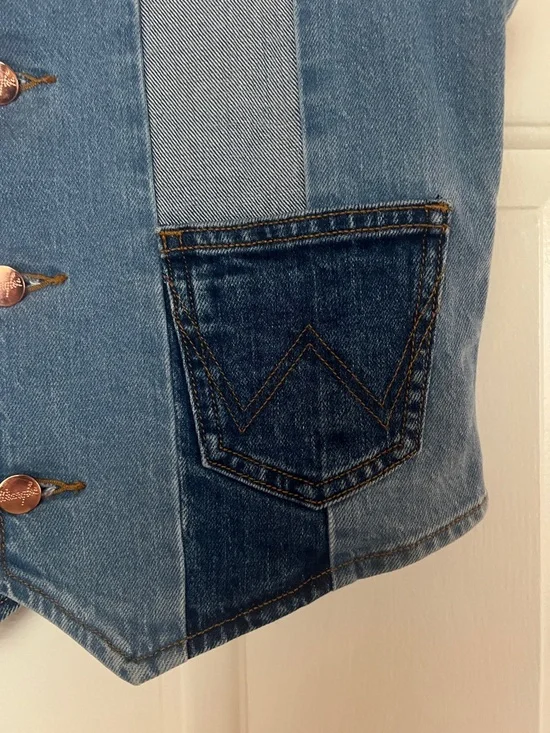 Wrangler Two-Tone Patchwork Denim Vest in Blue - Picture 5 of 8